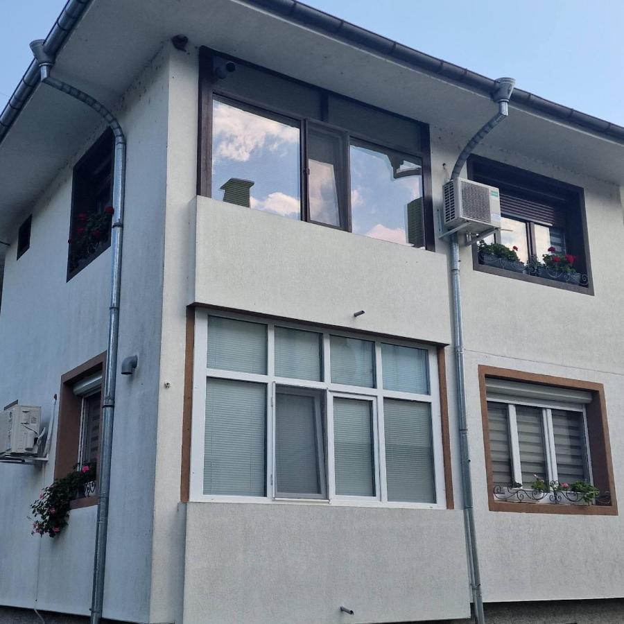 Z-Apartment In トリャブナ エクステリア 写真